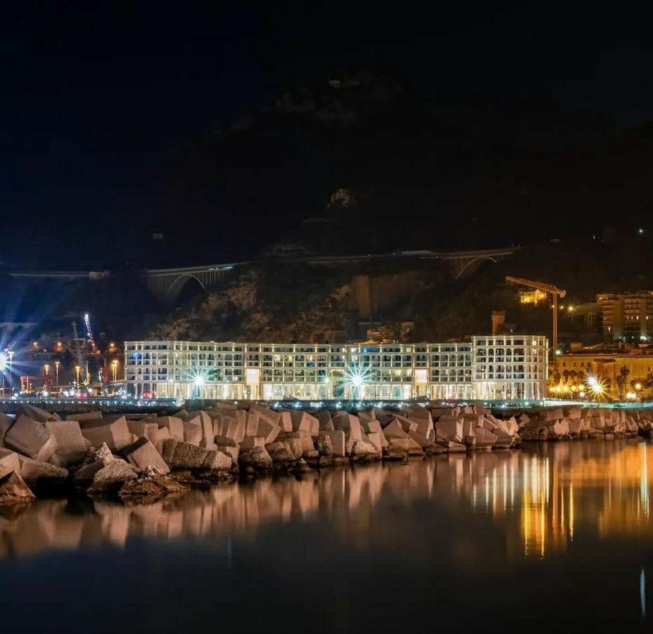 Salifornia Casa Vacanze Salerno Exterior photo